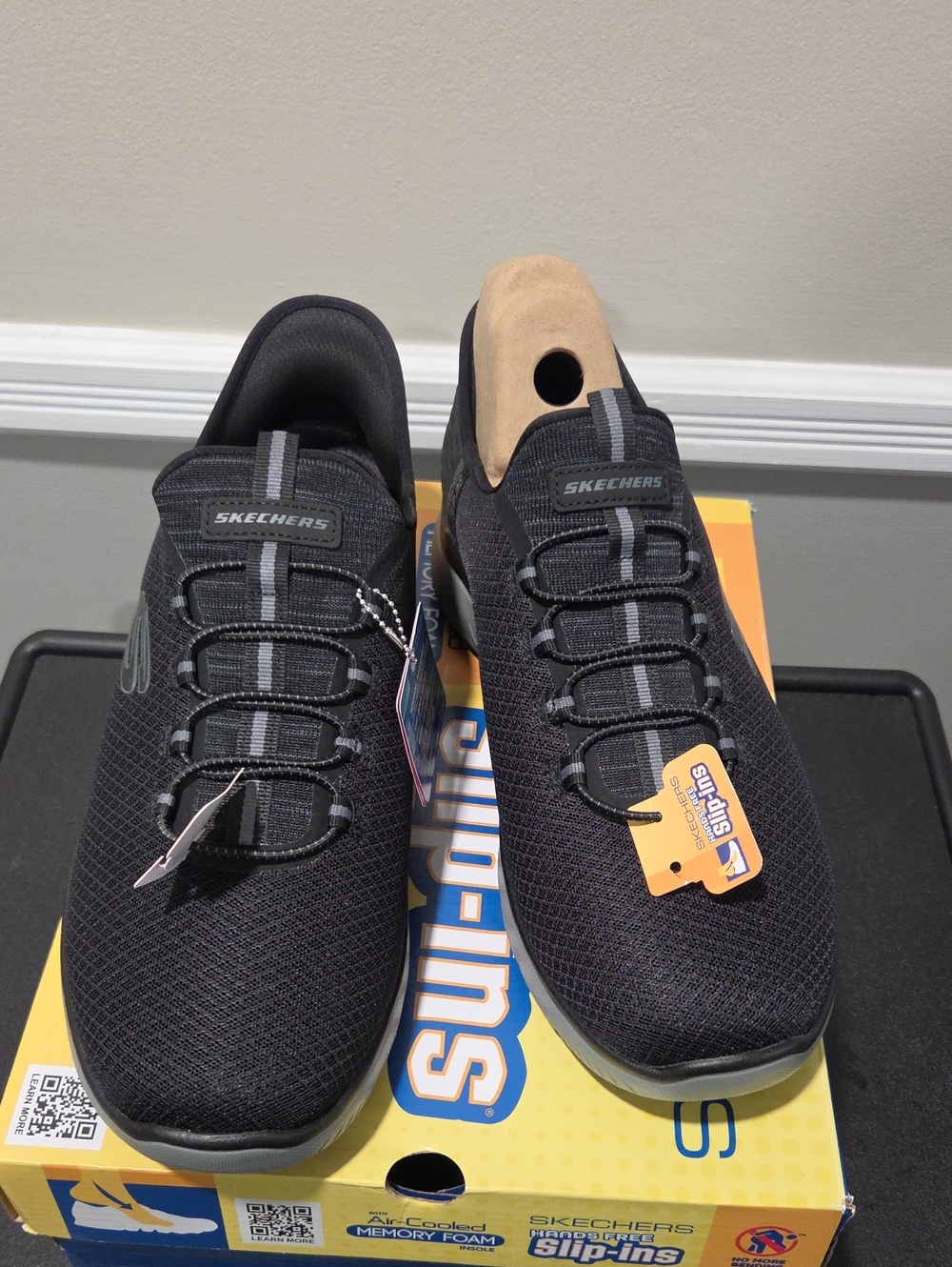 NWT Sketchers Slip-ins Summits-High Range 232457W/BKCC Womens Sz12
